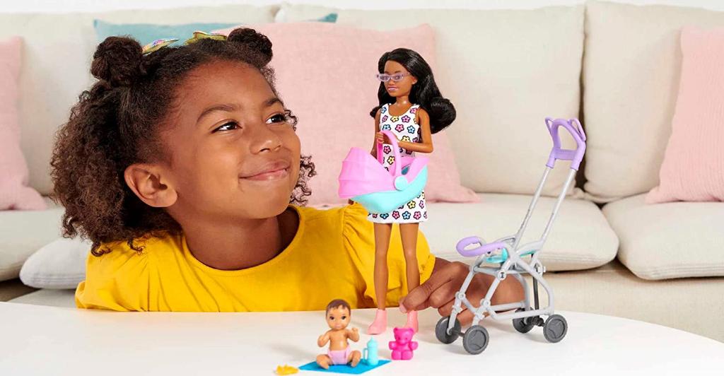Barbie Bebek Bakıcısı Bebeği ve Aksesuarları Oyun Seti FHY97-HHB68 Barbie Bebek Bakıcısı Bebeği ve Aksesuarları Oyun Seti FHY97-HHB68
