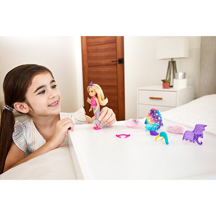 Barbie Dreamtopia Chelsea ve Kostümleri Oyun Seti GTF40 Barbie Dreamtopia Chelsea ve Kostümleri Oyun Seti GTF40